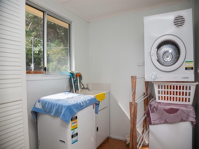 19 Bambara St, Point Lookout QLD 4183