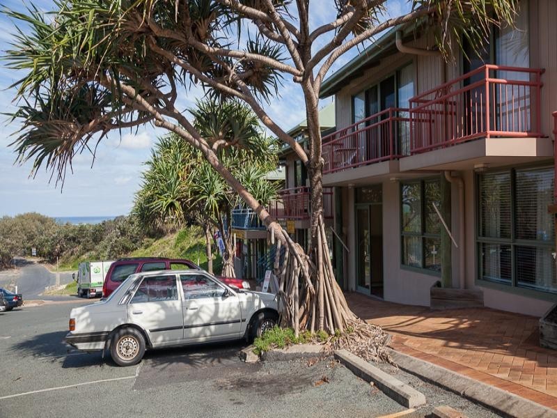 Shop 4/4-10 Kennedy Dr, Point Lookout QLD 4183