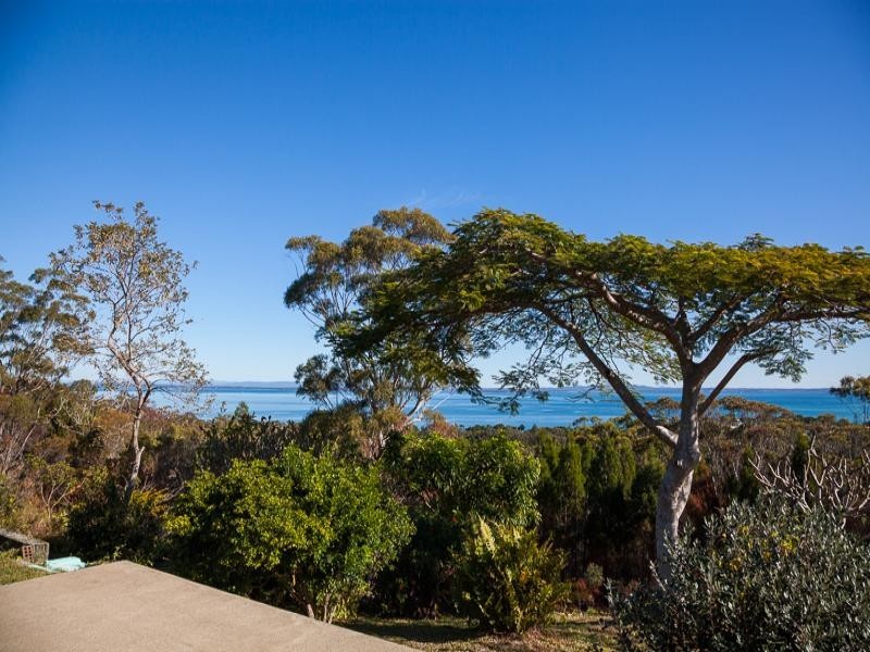 65 Rainbow Crescent, Dunwich QLD 4183