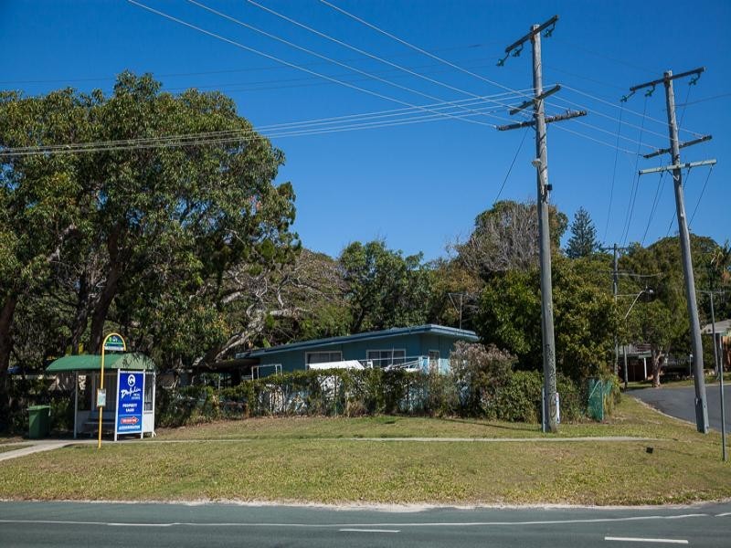 93 Mooloomba Rd, Point Lookout QLD 4183