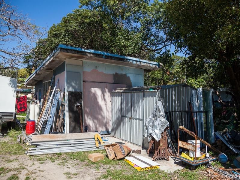 93 Mooloomba Rd, Point Lookout QLD 4183