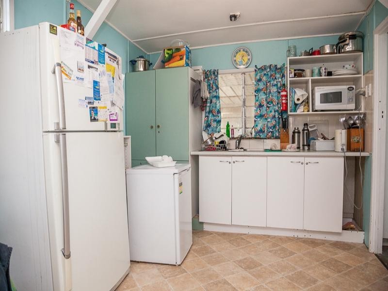 93 Mooloomba Rd, Point Lookout QLD 4183