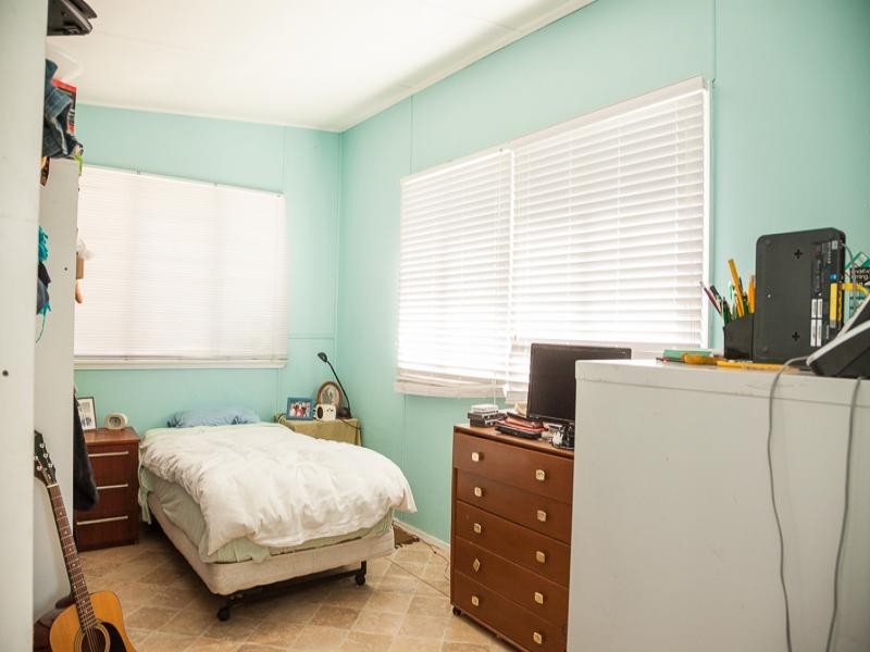 93 Mooloomba Rd, Point Lookout QLD 4183