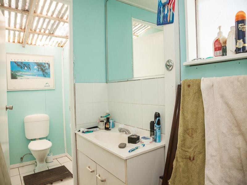 93 Mooloomba Rd, Point Lookout QLD 4183