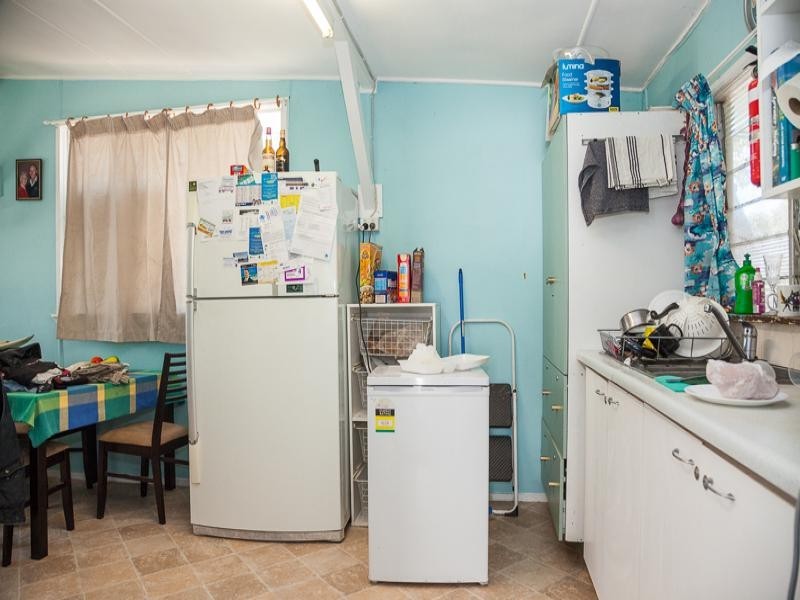 93 Mooloomba Rd, Point Lookout QLD 4183