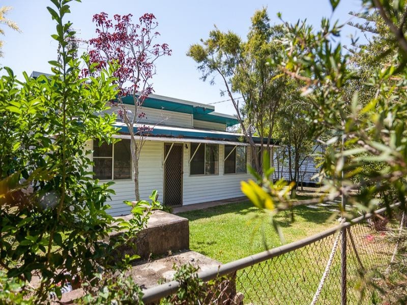 6 Oxley Parade, Dunwich QLD 4183