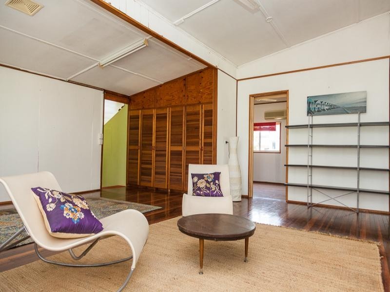 6 Oxley Parade, Dunwich QLD 4183