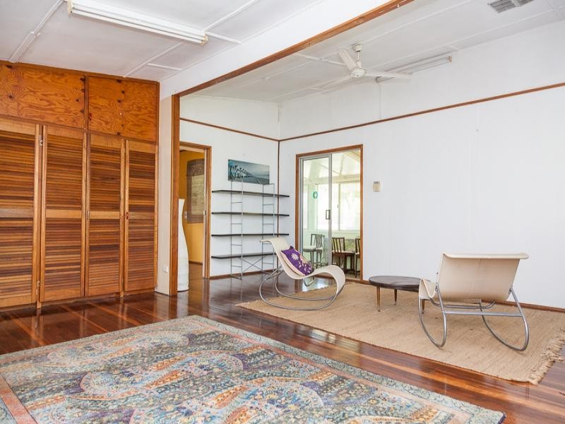 6 Oxley Parade, Dunwich QLD 4183