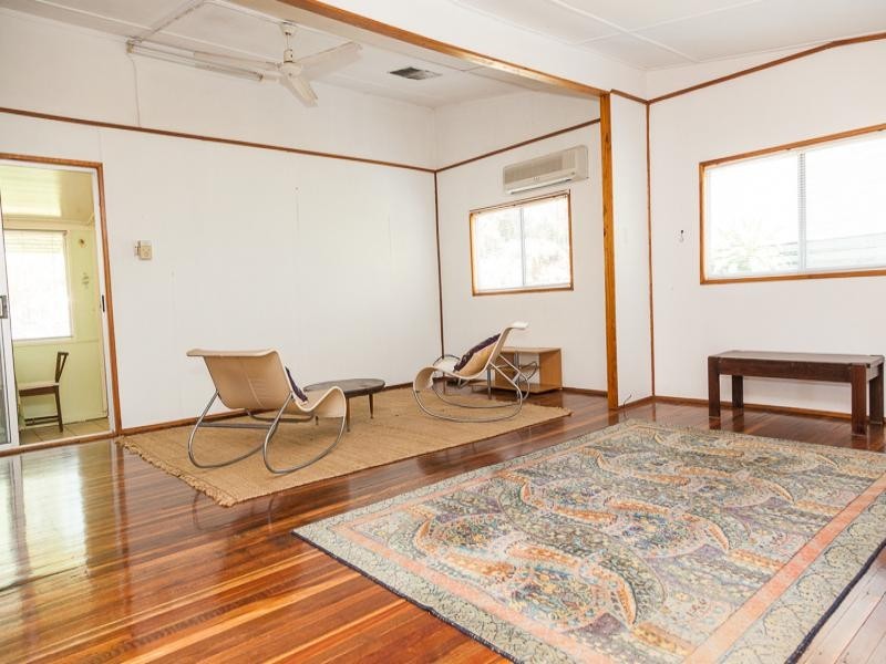 6 Oxley Parade, Dunwich QLD 4183