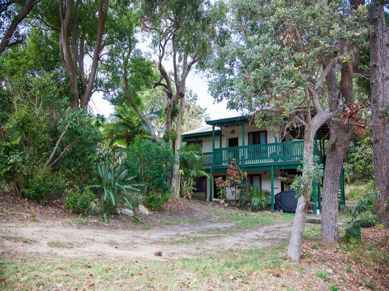30 Booran St, Point Lookout QLD 4183