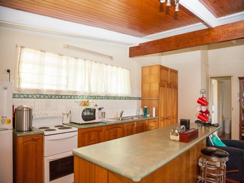 30 Booran St, Point Lookout QLD 4183