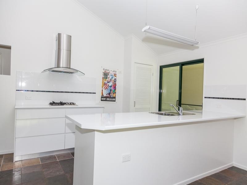 2/109 Dickson Way, Point Lookout QLD 4183