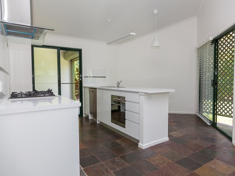 2/109 Dickson Way, Point Lookout QLD 4183