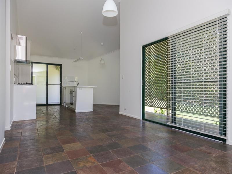 2/109 Dickson Way, Point Lookout QLD 4183