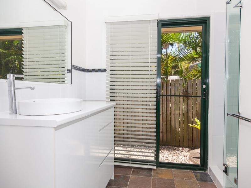 2/109 Dickson Way, Point Lookout QLD 4183