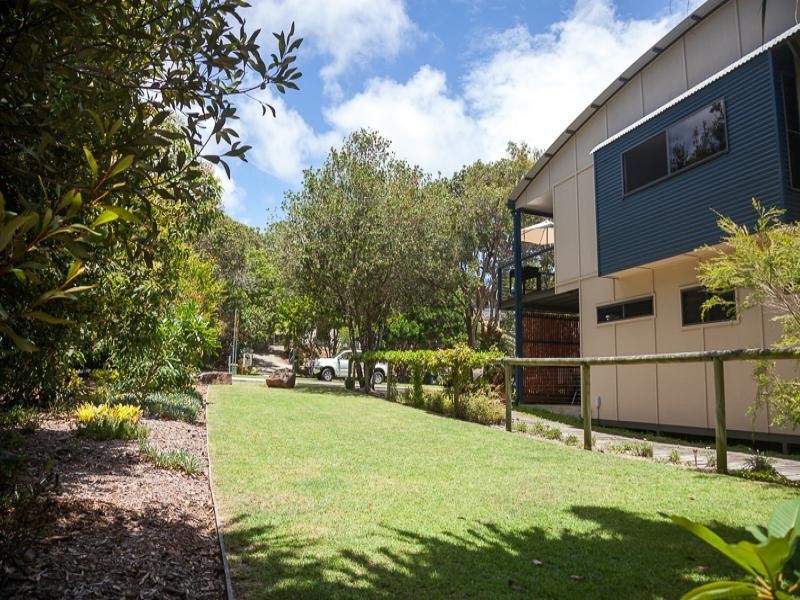 36 George Nothling Drive, Point Lookout QLD 4183