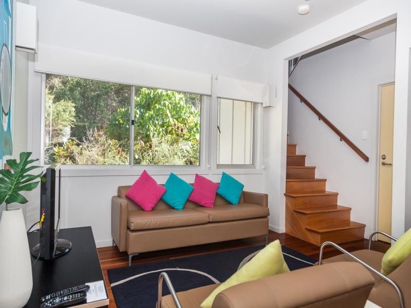 49 Dickson Way, Point Lookout QLD 4183