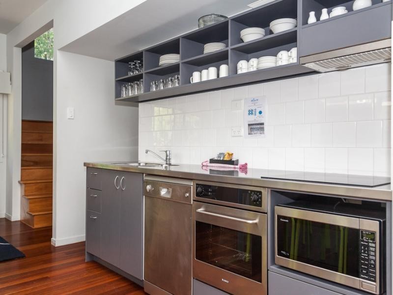 49 Dickson Way, Point Lookout QLD 4183