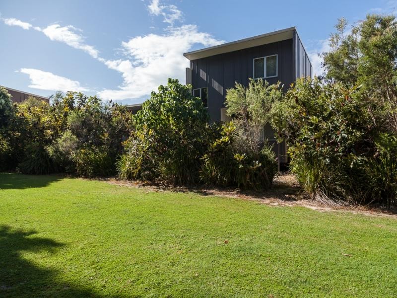 49 Dickson Way, Point Lookout QLD 4183