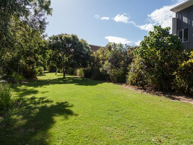 49 Dickson Way, Point Lookout QLD 4183