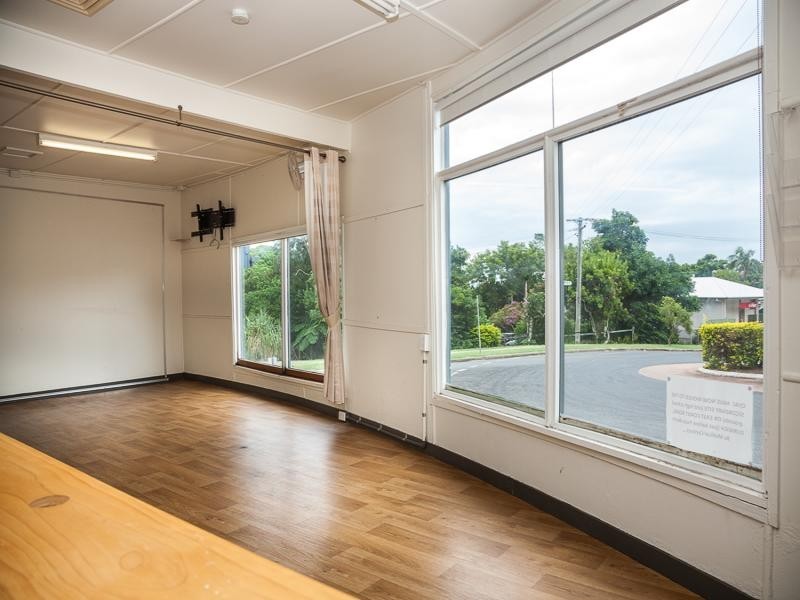 7 STRADBROKE PLACE, Dunwich QLD 4183