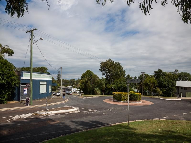 7 STRADBROKE PLACE, Dunwich QLD 4183