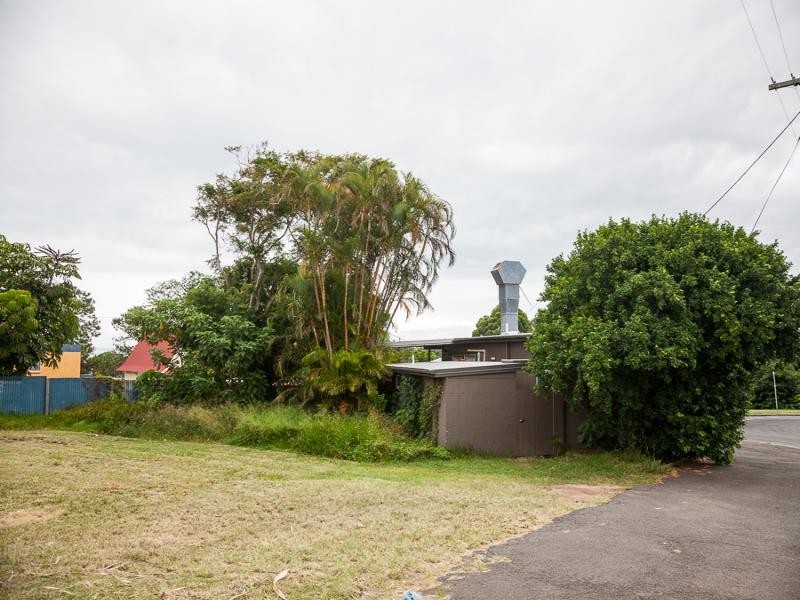 7 STRADBROKE PLACE, Dunwich QLD 4183