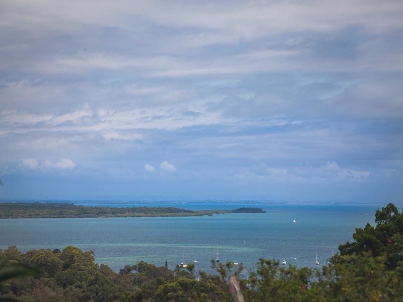 155 Rainbow Crescent, Dunwich QLD 4183