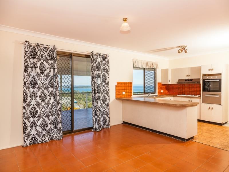 123 Rainbow Crescent, Dunwich QLD 4183