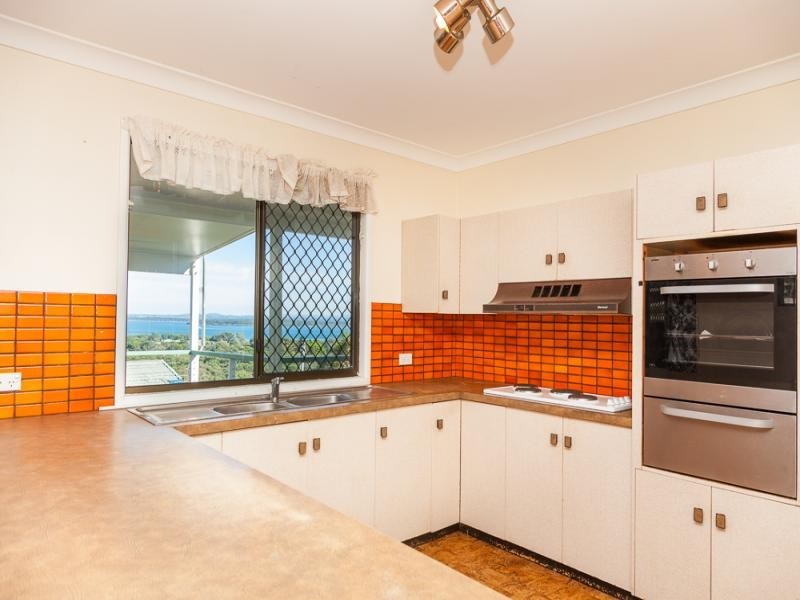 123 Rainbow Crescent, Dunwich QLD 4183