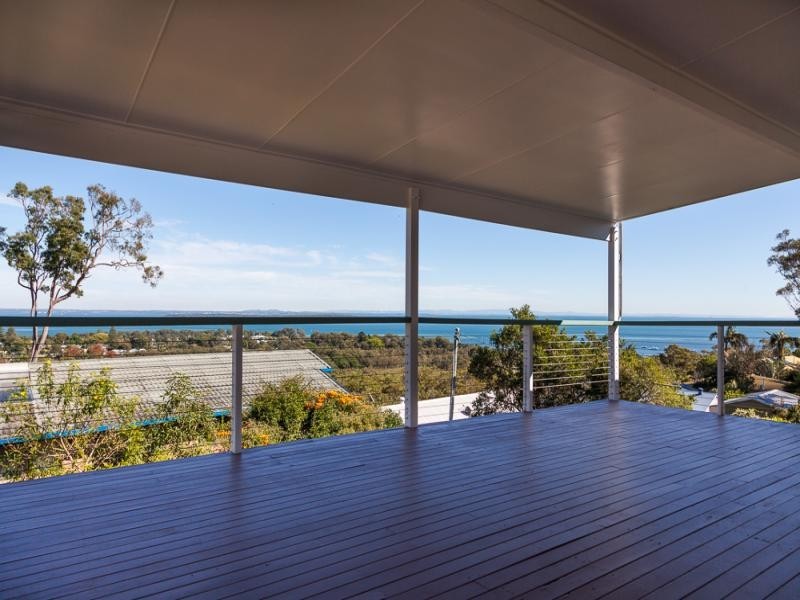 123 Rainbow Crescent, Dunwich QLD 4183