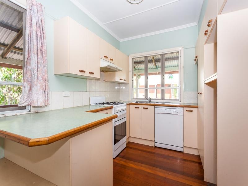 39 Rainbow Crescent, Dunwich QLD 4183