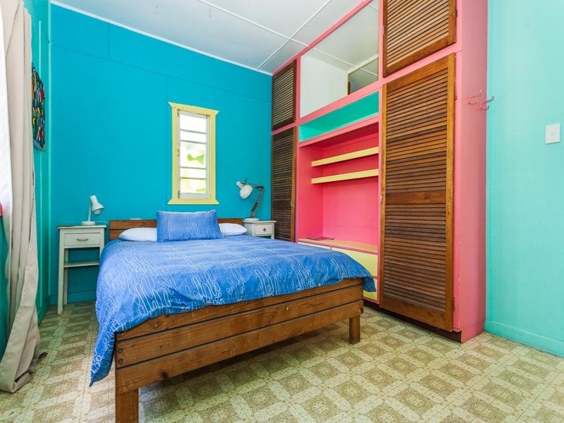 6 MOONGALBA RD, Point Lookout QLD 4183