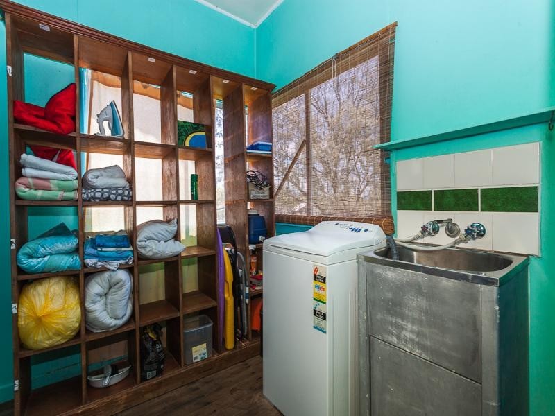 6 MOONGALBA RD, Point Lookout QLD 4183