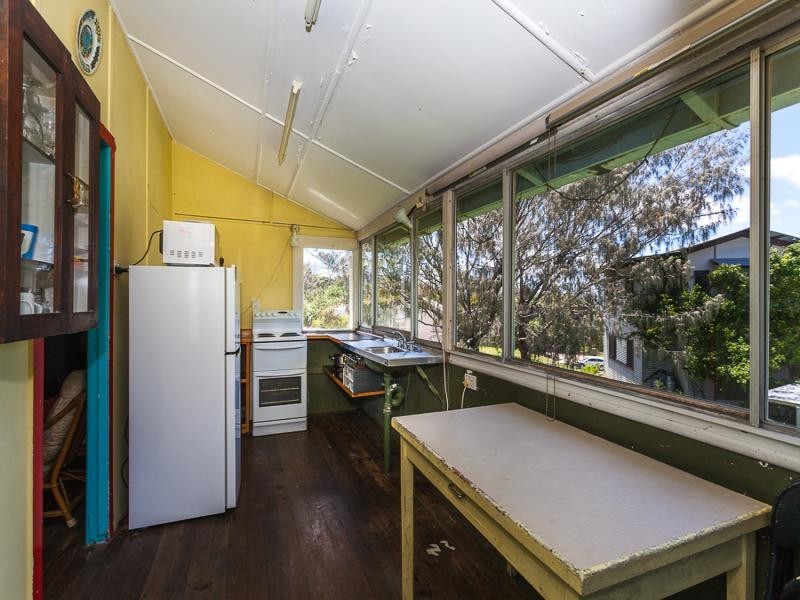 6 MOONGALBA RD, Point Lookout QLD 4183