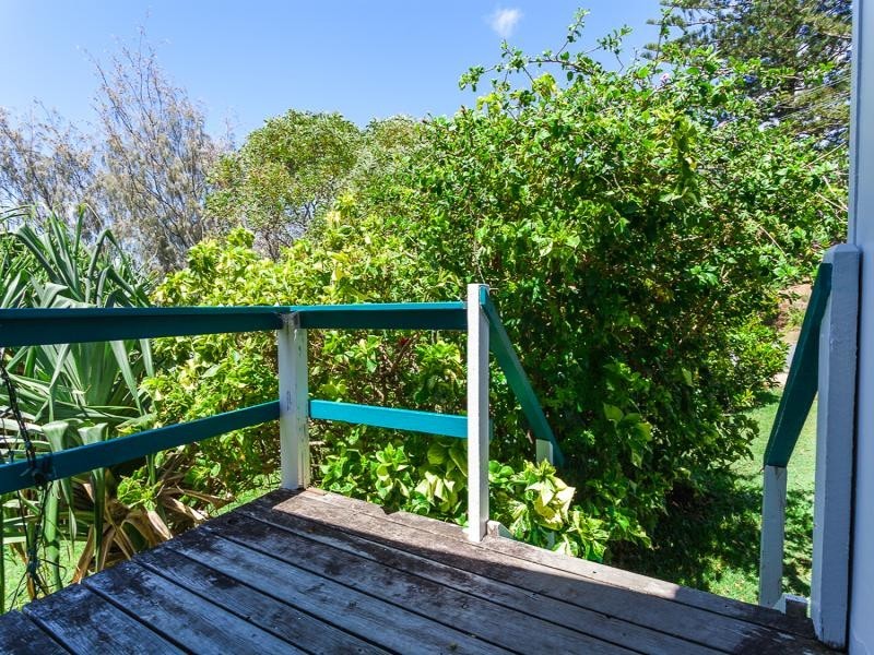 6 MOONGALBA RD, Point Lookout QLD 4183