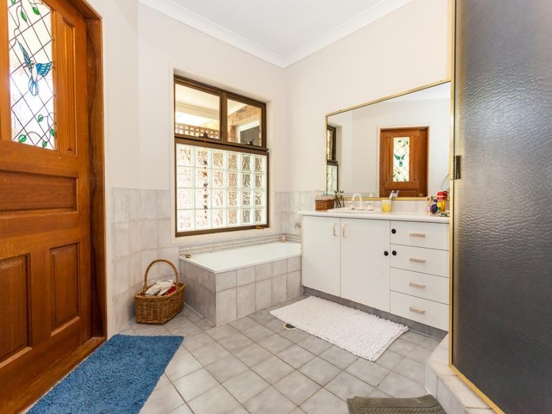 124 Tramican Street, Point Lookout QLD 4183