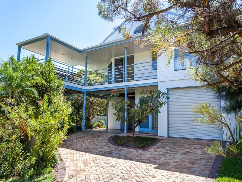11 Booran Street, Point Lookout QLD 4183