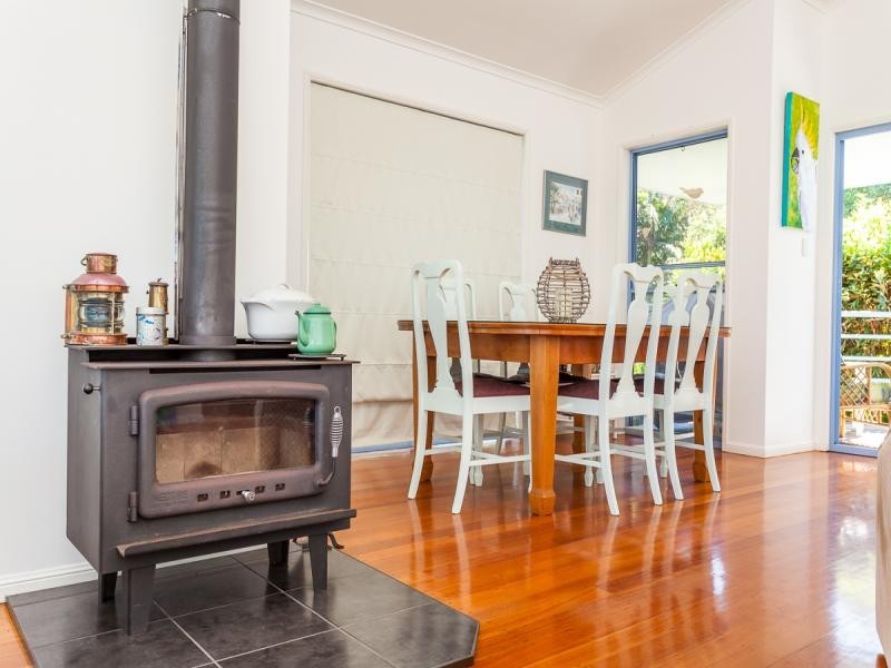 11 Booran Street, Point Lookout QLD 4183