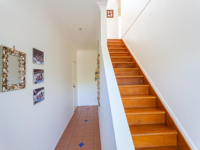 11 Booran Street, Point Lookout QLD 4183