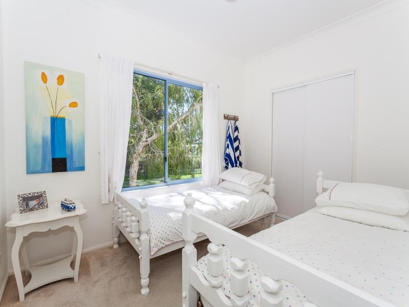 11 Booran Street, Point Lookout QLD 4183