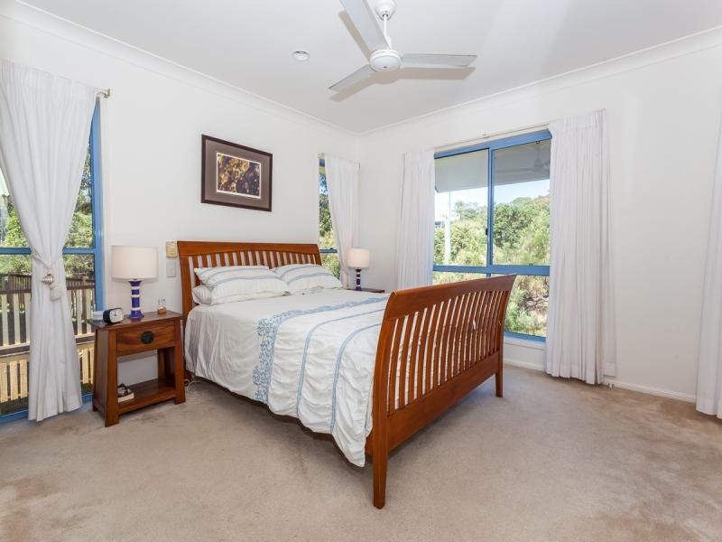 11 Booran Street, Point Lookout QLD 4183