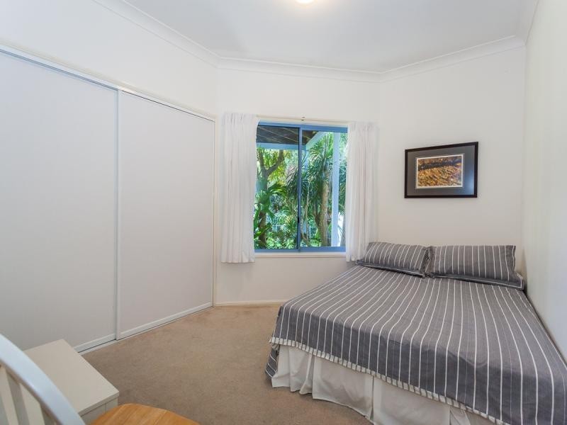 11 Booran Street, Point Lookout QLD 4183