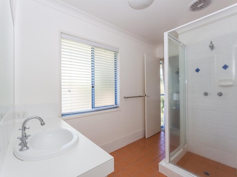 11 Booran Street, Point Lookout QLD 4183