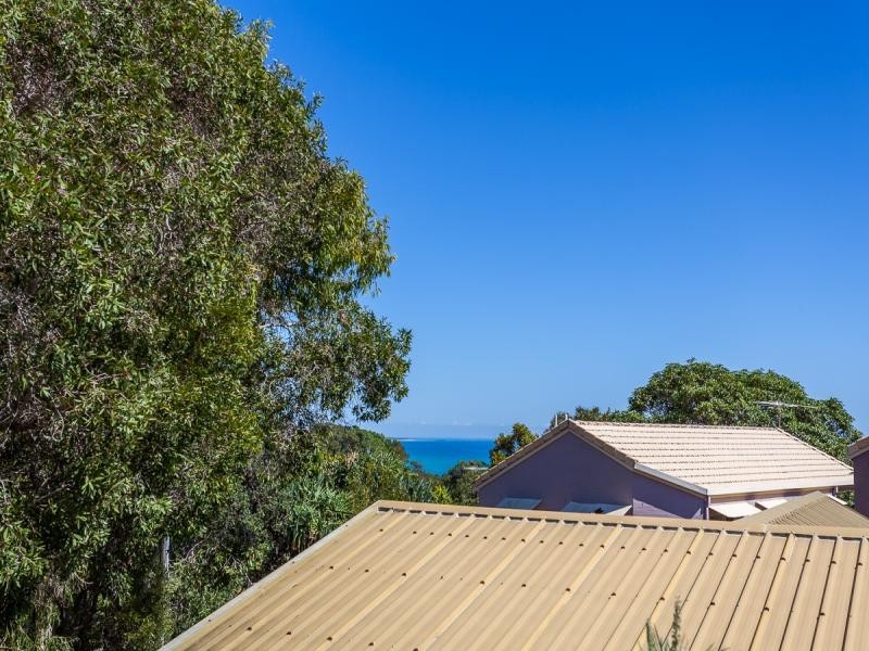 11 Booran Street, Point Lookout QLD 4183