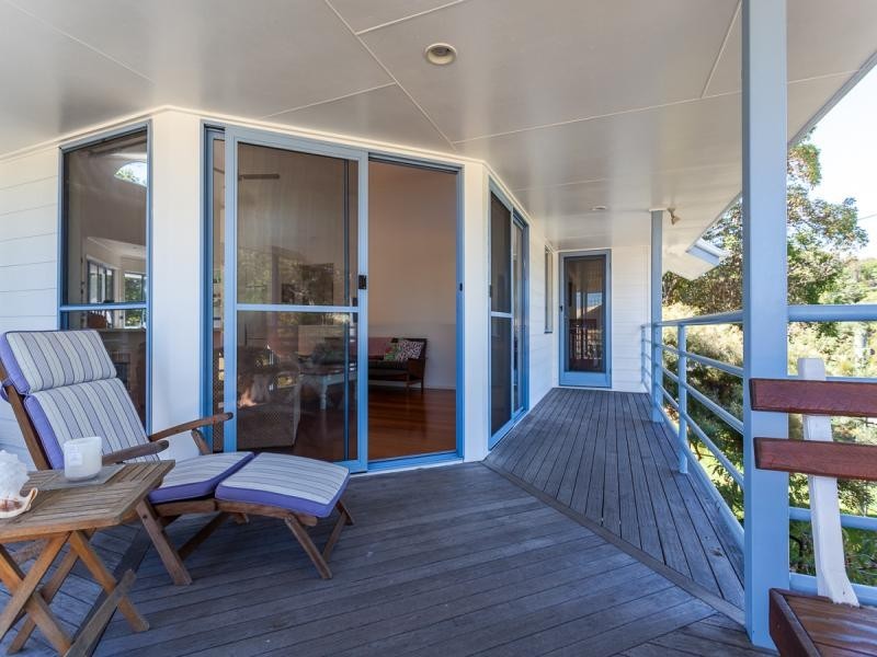 11 Booran Street, Point Lookout QLD 4183