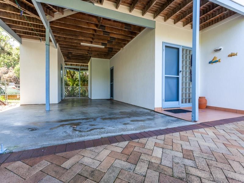 11 Booran Street, Point Lookout QLD 4183