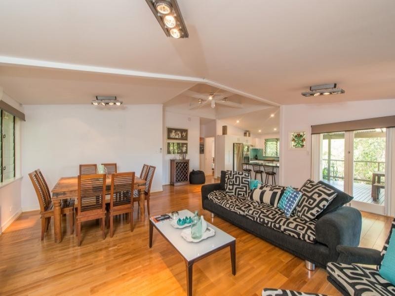 15 Billa Street, Point Lookout QLD 4183