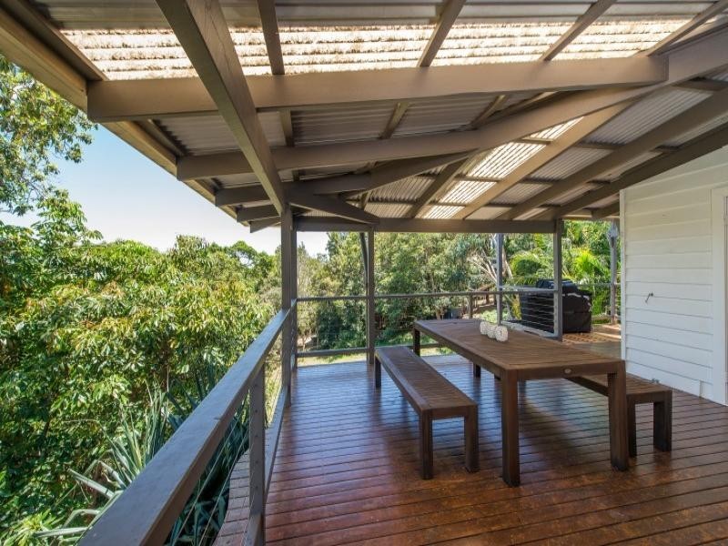 15 Billa Street, Point Lookout QLD 4183
