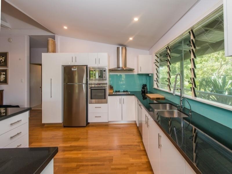 15 Billa Street, Point Lookout QLD 4183